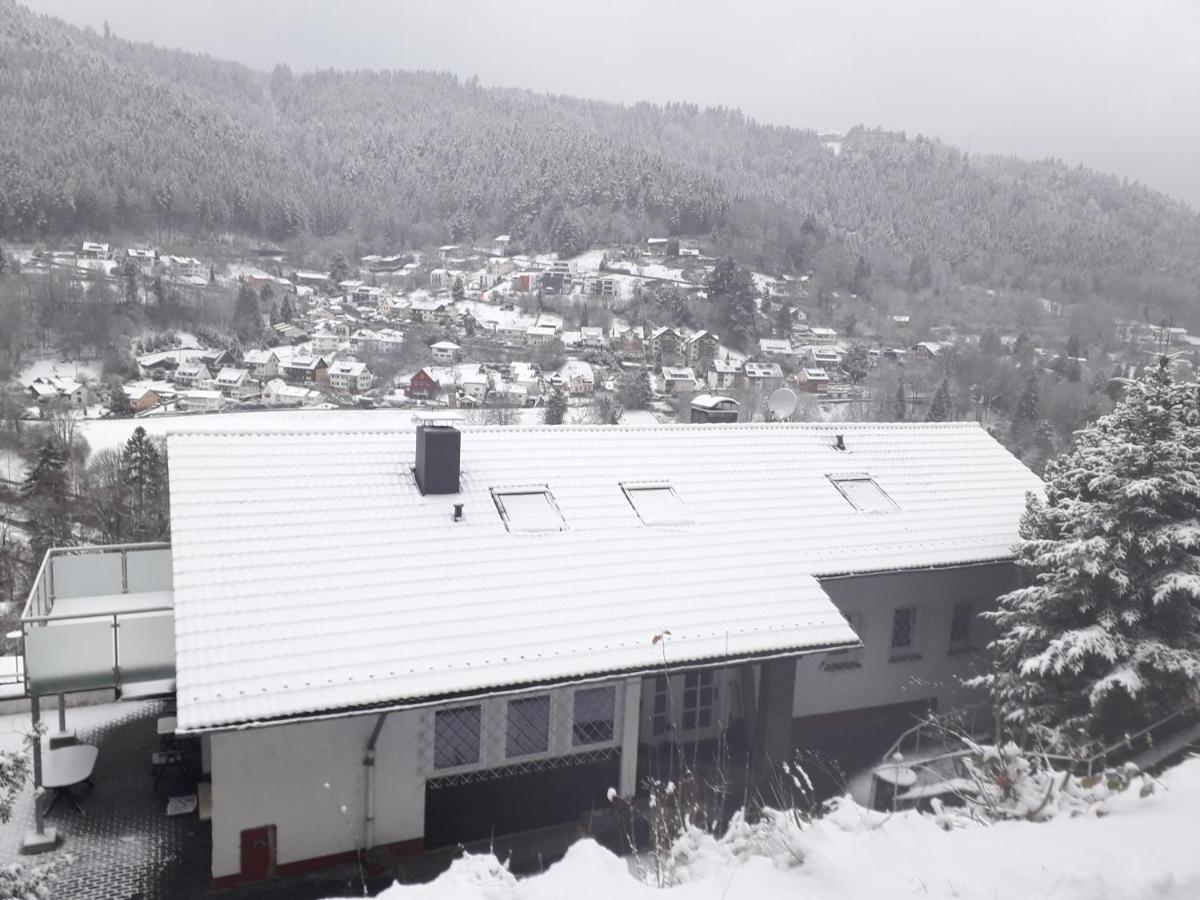 Ferienwohnung In Ruhiger Waldrandlage Bad Wildbad Exterior foto