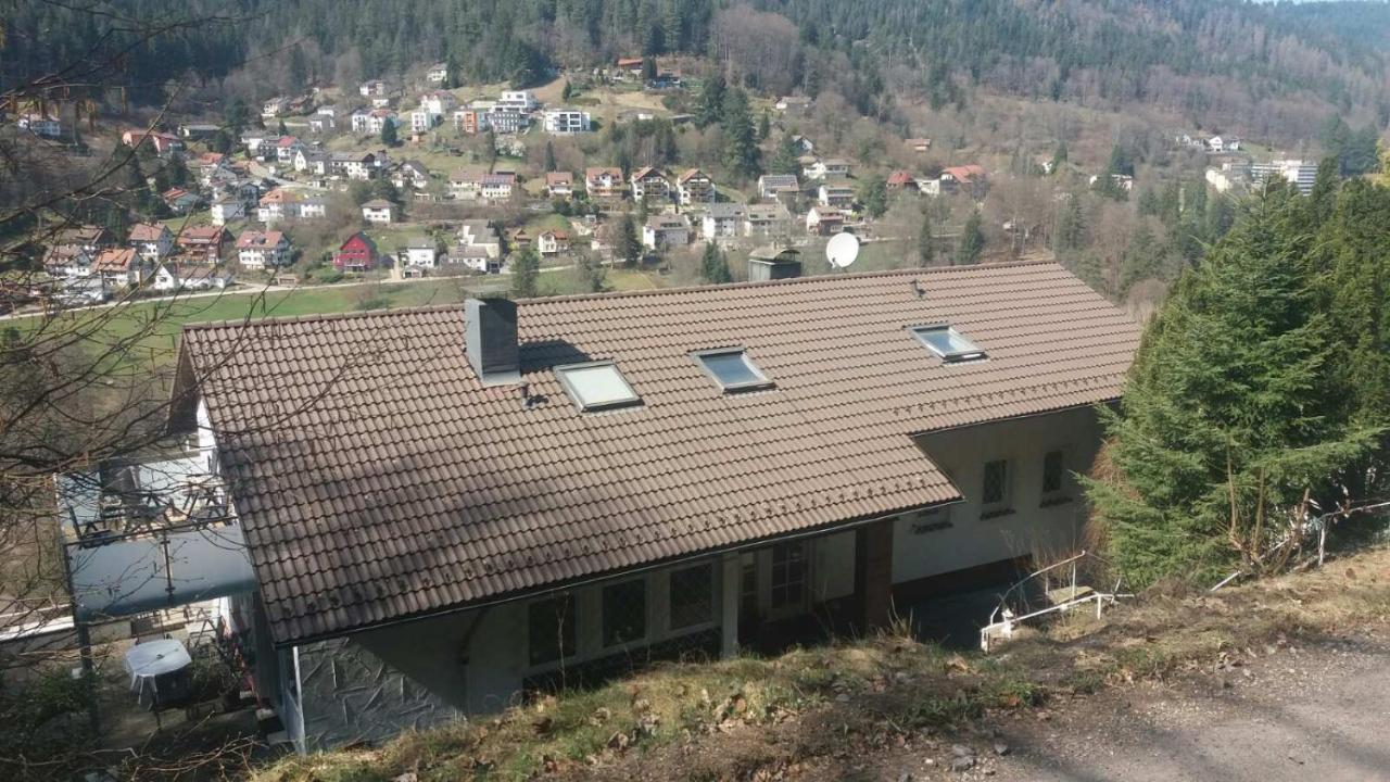 Ferienwohnung In Ruhiger Waldrandlage Bad Wildbad Exterior foto